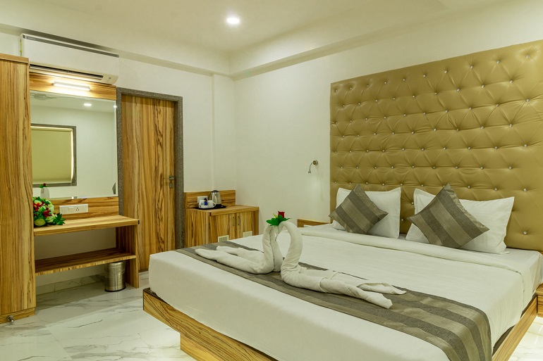 Deluxe Room with Balcony and Mountain View - Nakshatra Resort Wai