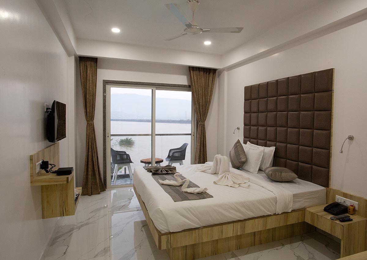 Executive Room near Dhom Dam Nakshatra Resort Wai